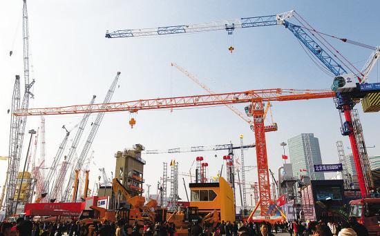 中国工程机械行业现状剖析：产能严重过剩